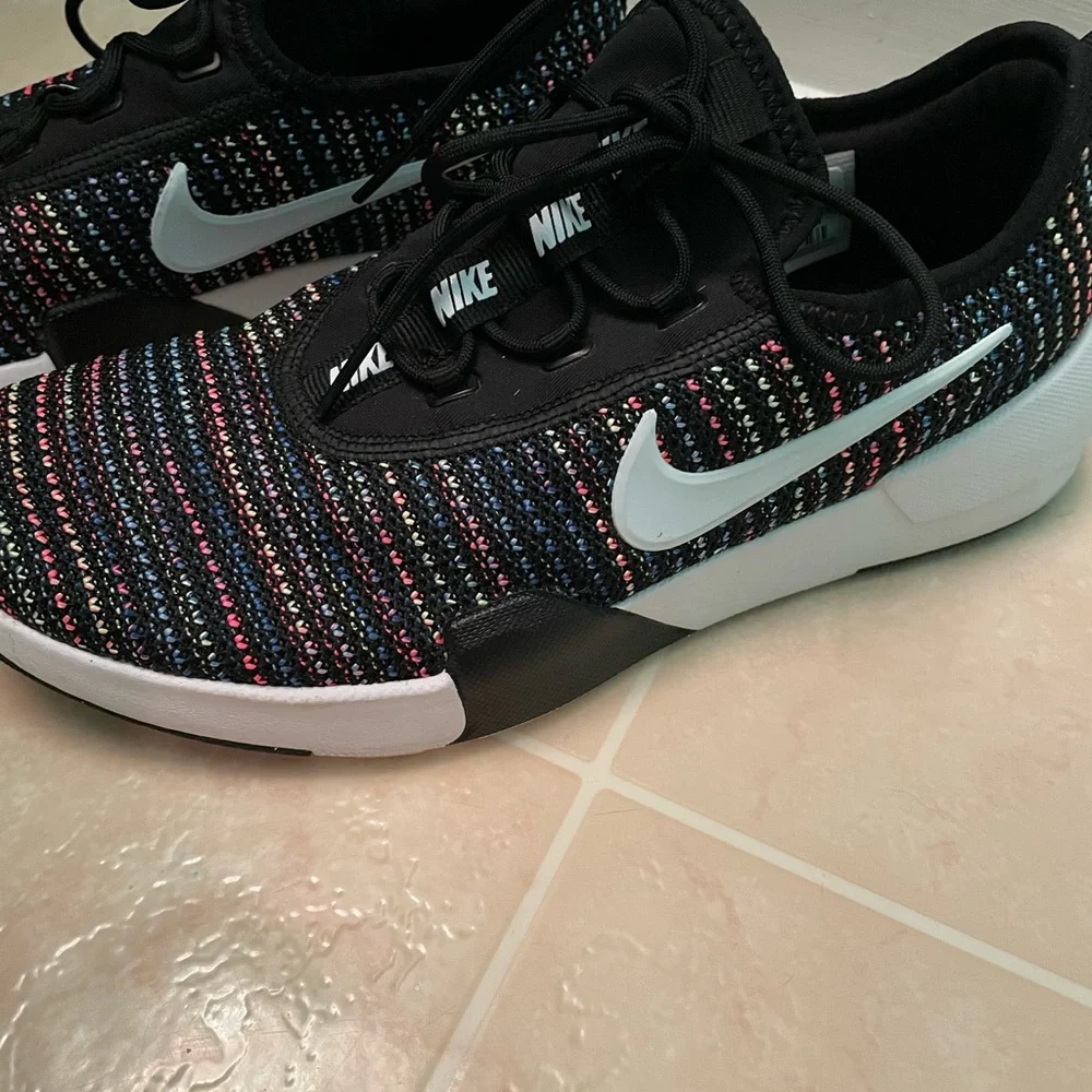 Nike Rainbow Shoes Youth size 6 ( size 8 in Women’s) - Picture 2 of 4